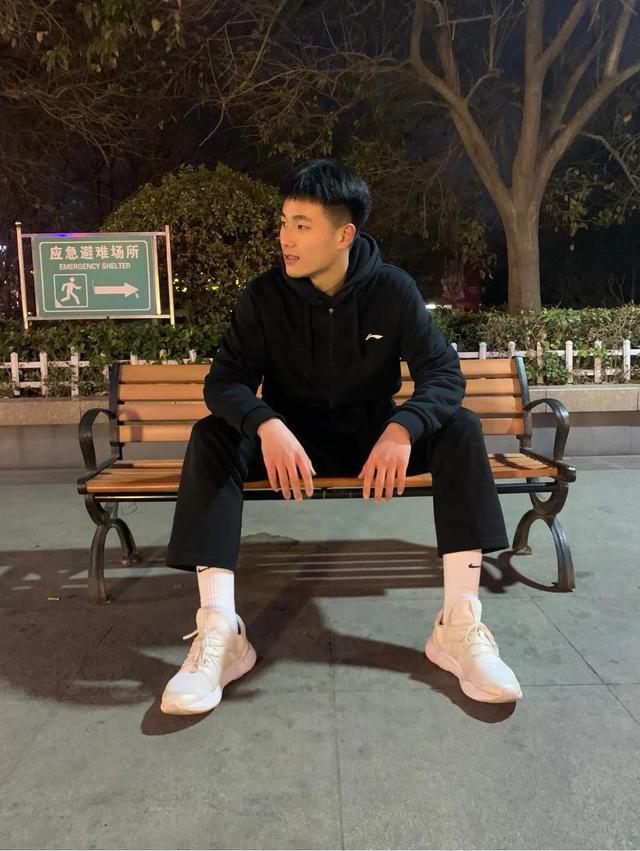 这枚身高190公分的山东体育生才16