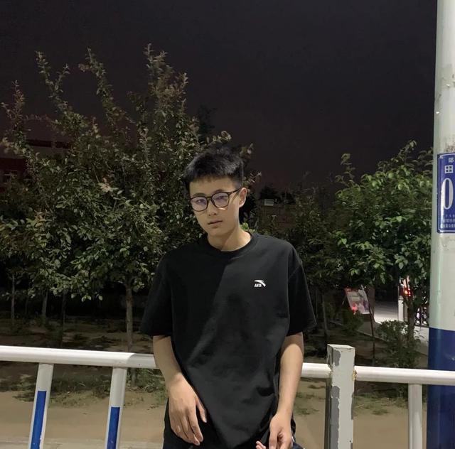 这枚身高190公分的山东体育生才16