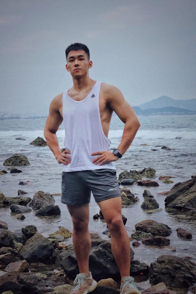 活捉一枚野生散打体育生这下实力藏不住了