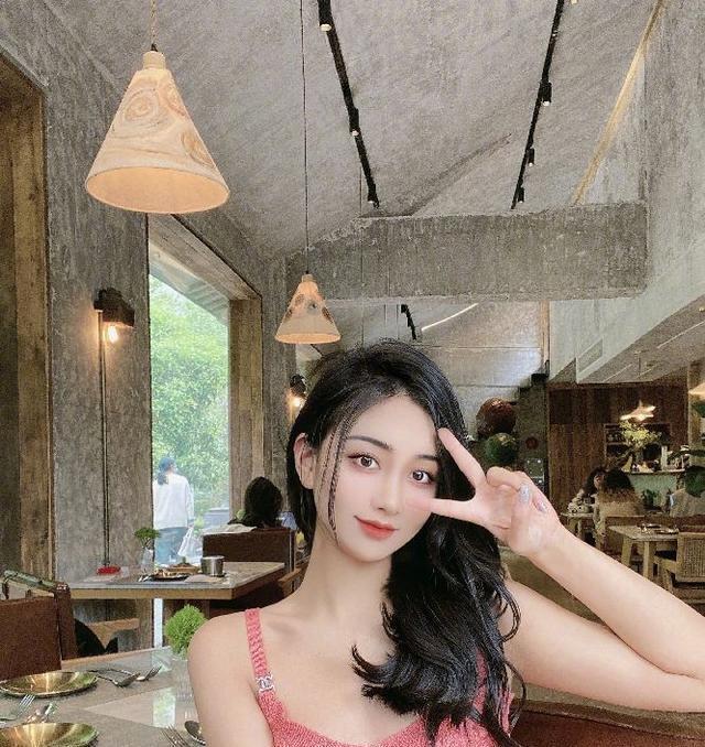 网红再曝郭麒麟聊天记录,网友称小郭子长大了,体会老郭的快乐了