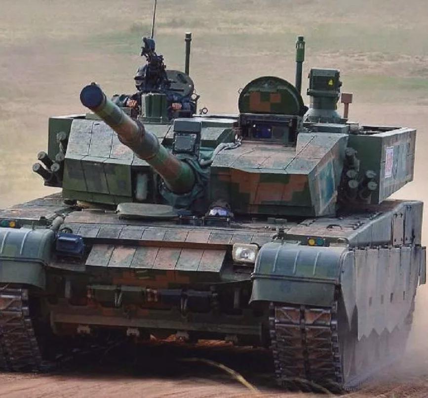 99a坦克手自动一体,女兵也能轻松飙车,真皮方向盘犹如豪华轿车_腾讯