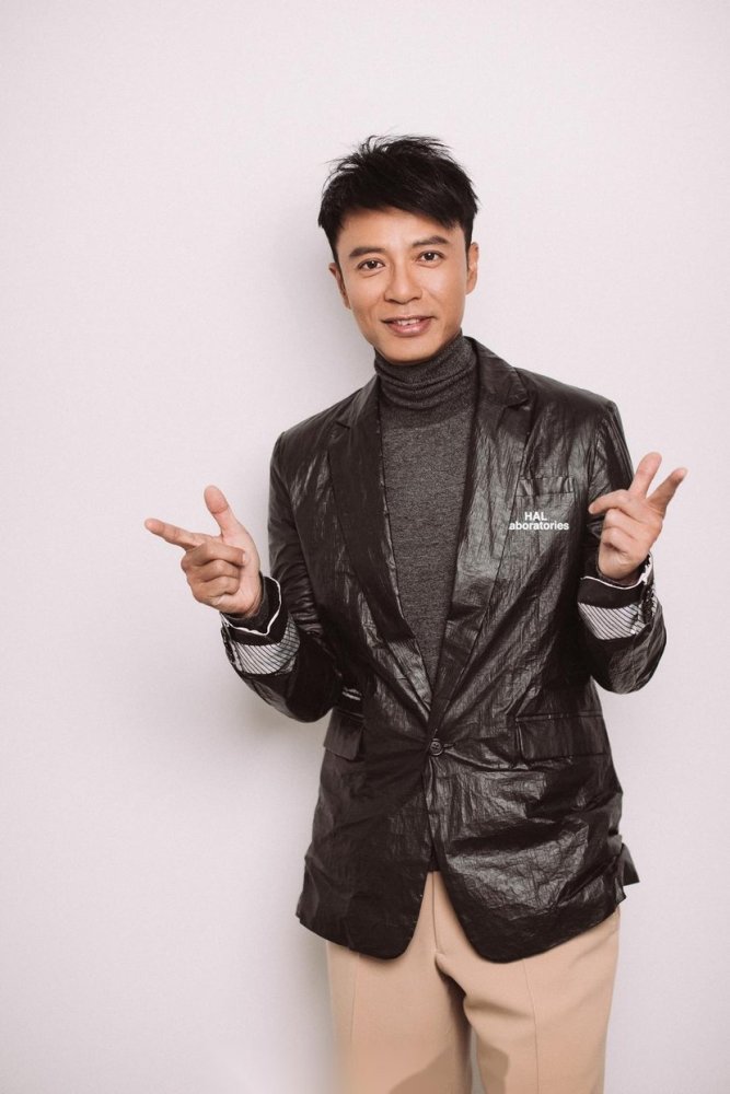 歌手李克勤的老婆卢淑仪,以个人名义花了2500万港元买了一套87平的