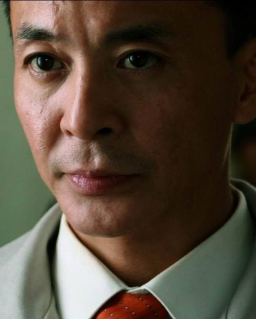 在之后,很多人都知道郑蕴侠是从上海法学院以及黄埔学院毕业的,所以他