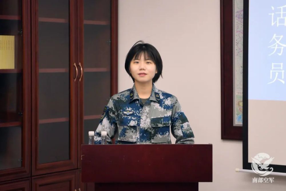 今天为大家在线讲述的是李洁如,95007部队11分队的一名领班员.