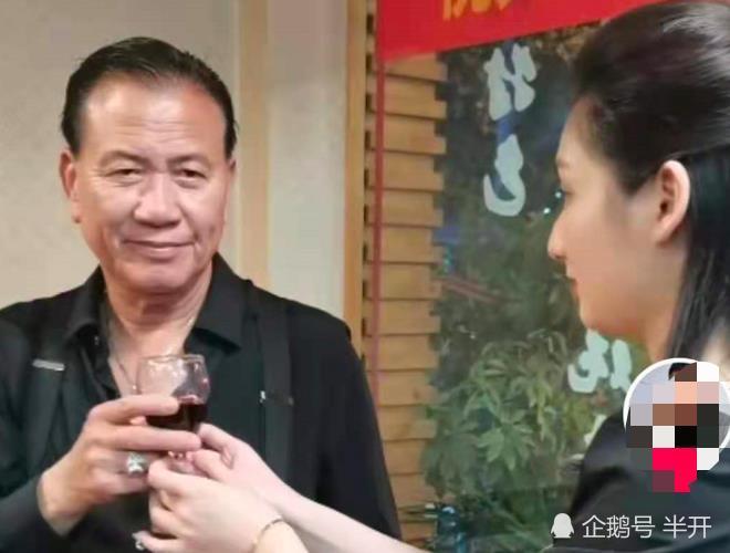 万梓良也算是许多人的童年回忆之一,看见他现在这样,确实令人感慨万千