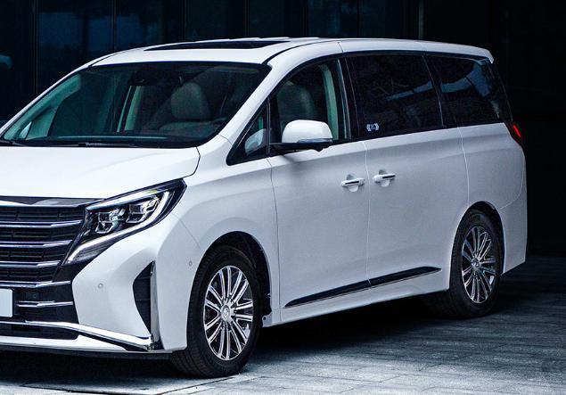 别克GL8地位不保，又一MPV“爆款”，标配2.0T＋矩阵灯不足18万