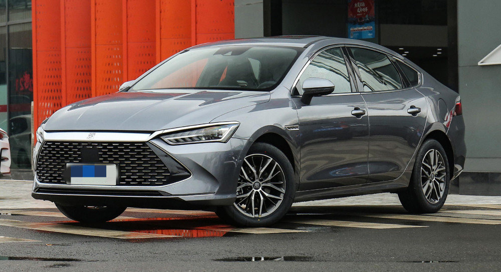 比亚迪秦PLUS油耗被晒，车主坦言：这就是实力