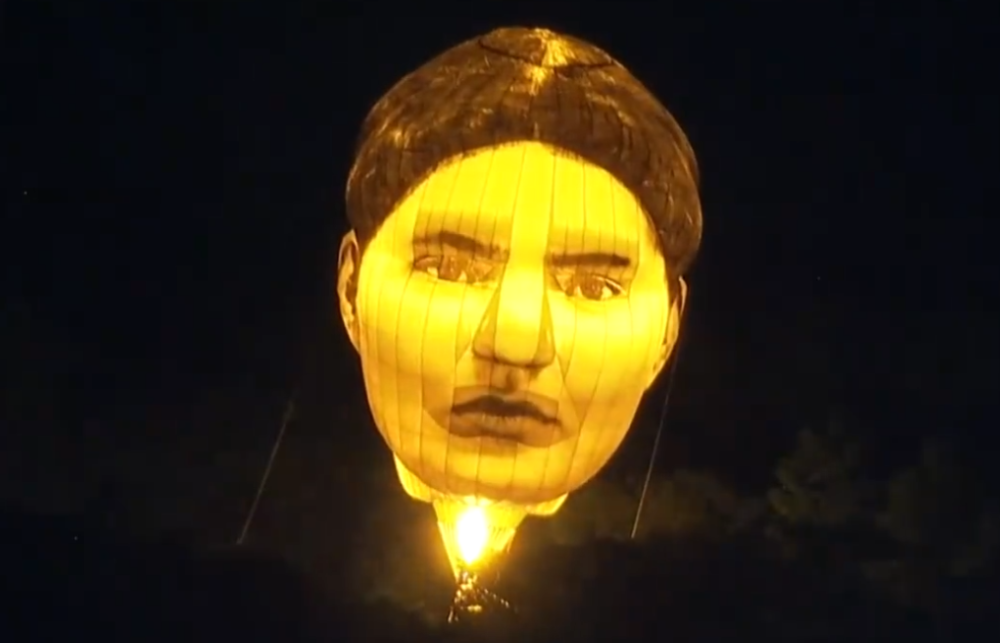 继人头气球之后东京又搞了个巨型人偶网友吐槽克苏鲁看多了