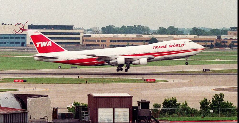 图片:1996年7月17日,美国环球航空空难,造成228人死亡.