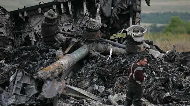 图片:mh17航班残骸,全员罹难7月17日这么容易造成大空难?