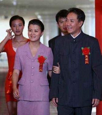 刘斌前妻与李幼斌重组美满家庭自己3婚娶娇妻不料跳入巨坑