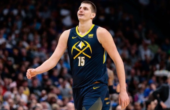 肌肉 为何NBA球星那么壮，却有那么多人没腹肌呢？现在才明白