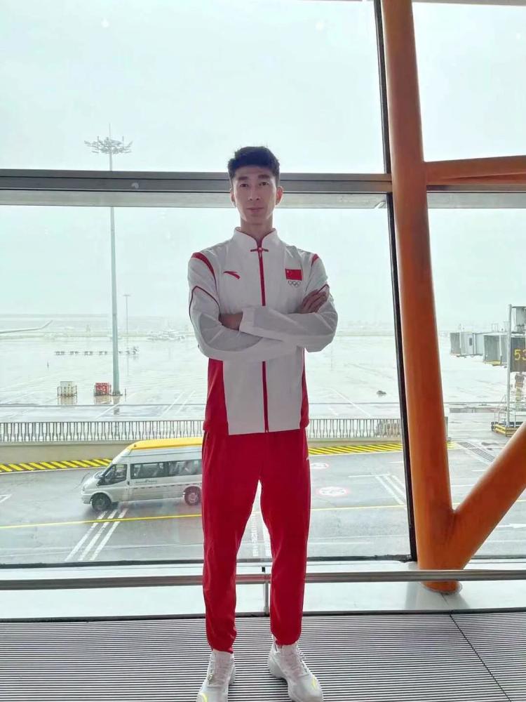 西南大学学子赵帅任奥运开幕式中国代表团旗手_腾讯新闻