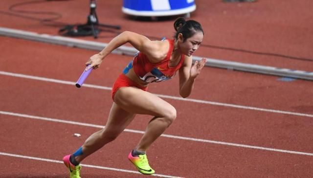中国骄傲梁小静7秒21韦永丽7秒35勇夺美国田径赛冠亚军