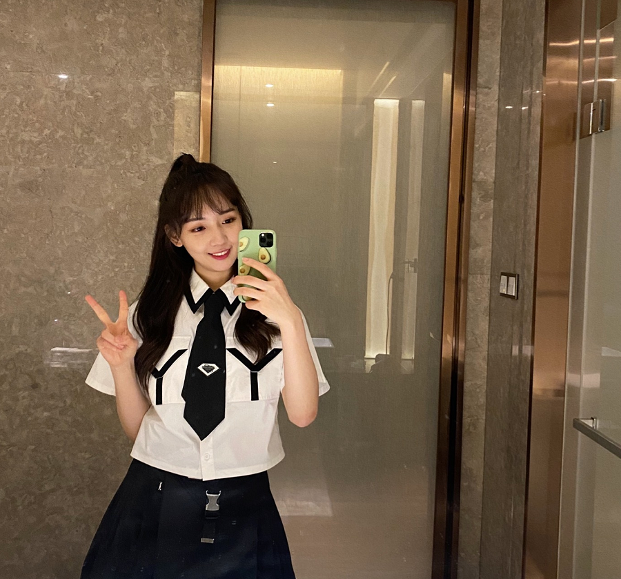 秦牛正威果然是天使一样的女孩清纯校园妹造型还挺让人心动的