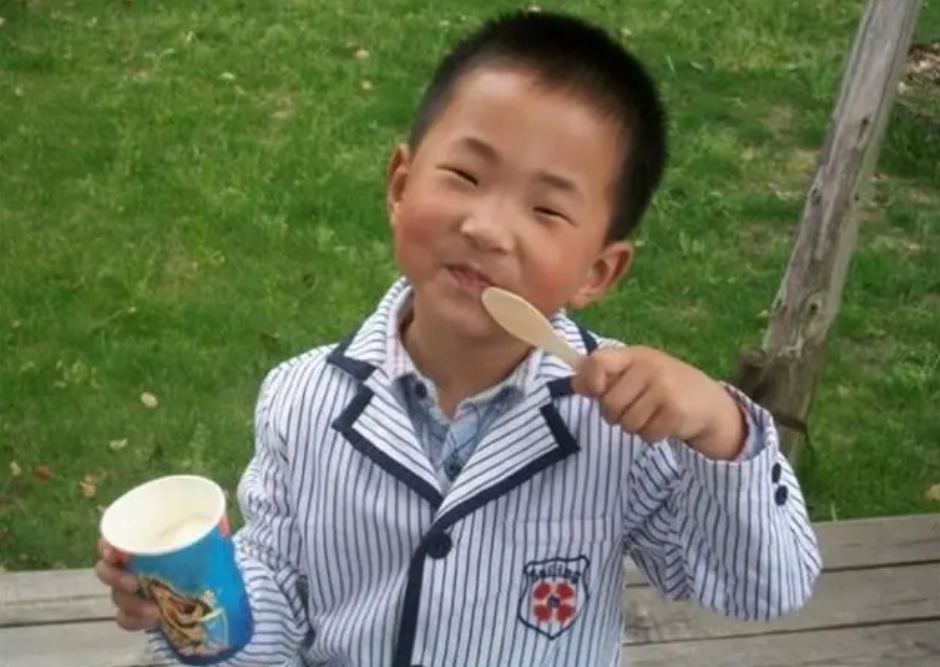 产妇生下小眼睛宝宝很嫌弃婆婆安慰会变大百天后却打脸了