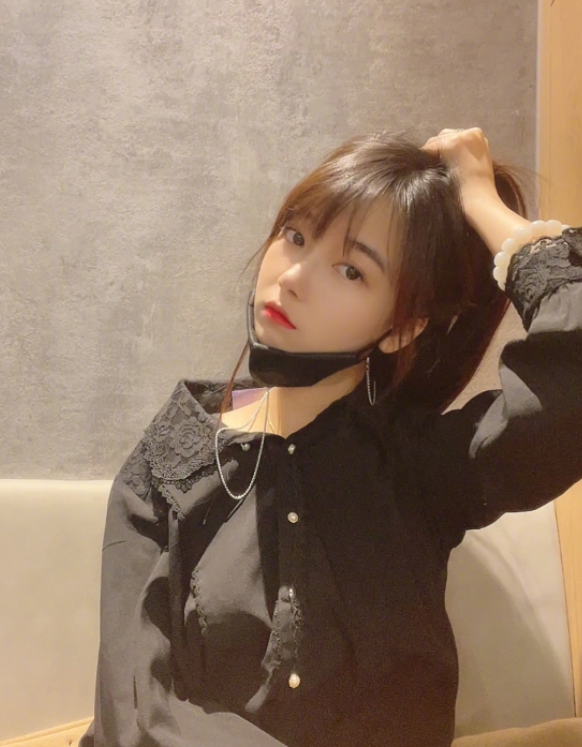 snh48的五期生於佳怡晒和吴亦凡聊天记录,在聊天记录