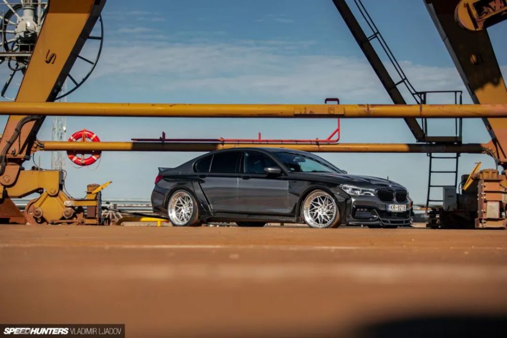 当7系脱下西装换上运动服