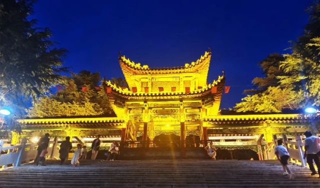 三台山公园古建灯光亮化流光溢彩夜景迷人