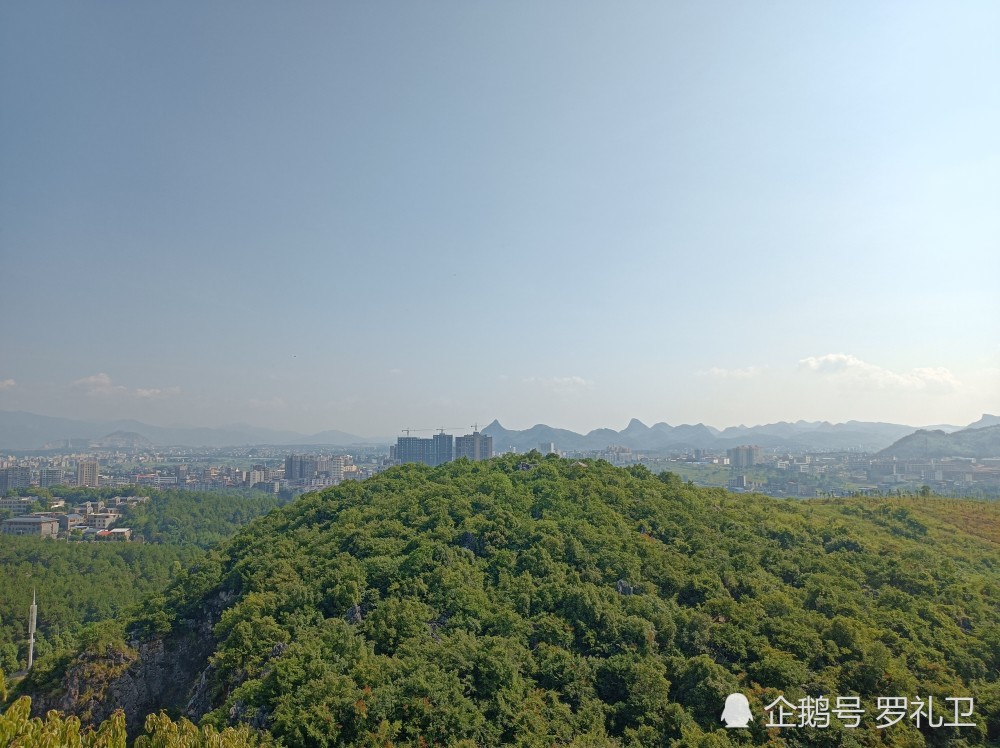 寧遠縣蓮花山公園爬山記站在山頂上美麗縣城盡收眼裡