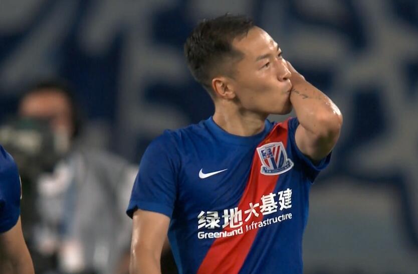 申花2球领先断电,16分钟连丢2球,赵明剑再次挽救崔康熙不庆祝