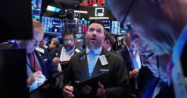 恐慌性抛售重启！美股全线收跌道指暴跌超700点，美油跌逾7％