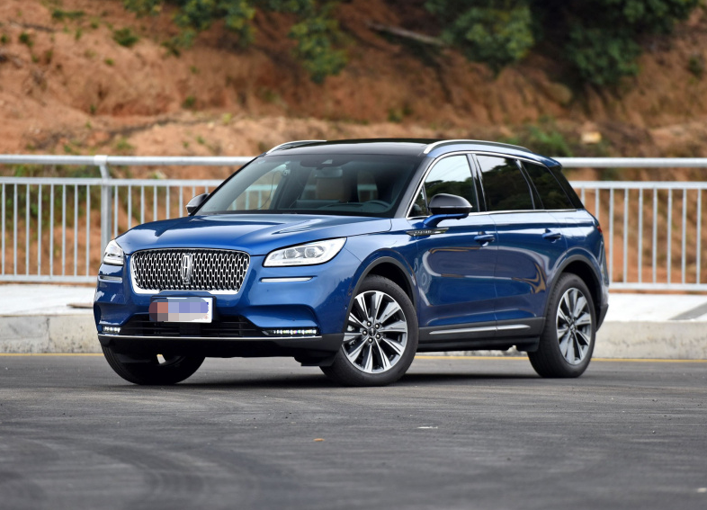 先开林肯冒险家，再试驾奔驰GLC，发现了林肯和奔驰之间的差距