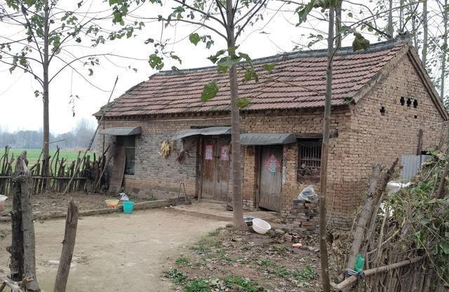 老房子有人住百年不倒没人住3年就塌真的是人气在作怪吗