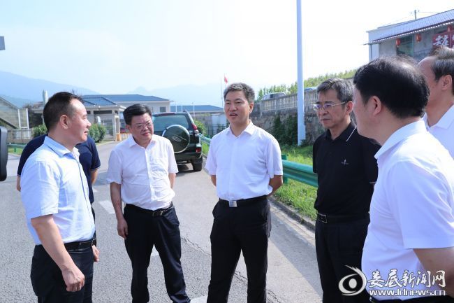 曾超群:优化高速公路出入环境 打造城市靓丽门户