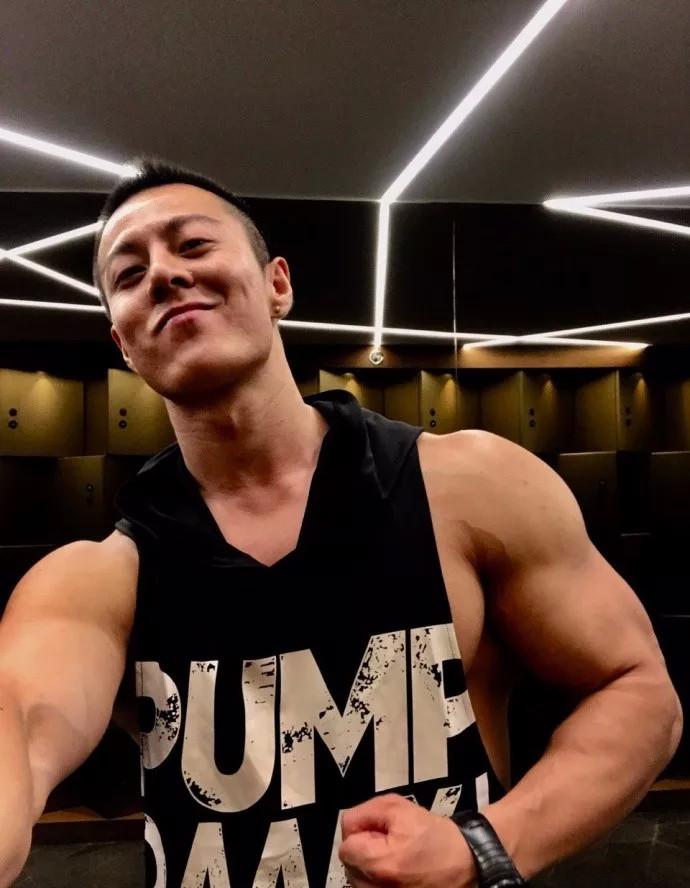 "陈冠希"练出一身肌肉!颜值肉体双重在线,男人也羡慕