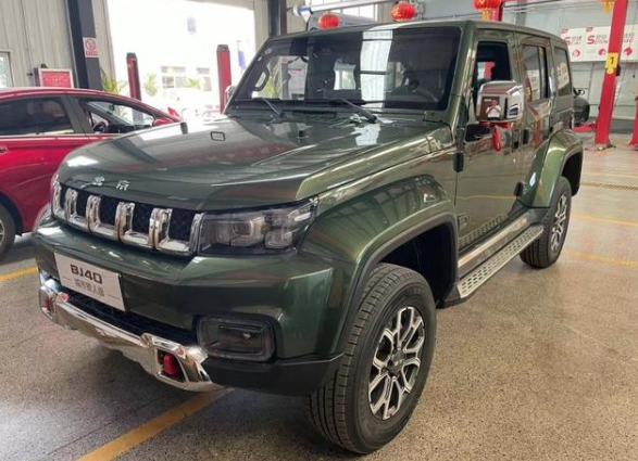 工薪族也买得起的越野车！气场强大配奔驰内饰，网友：爱了