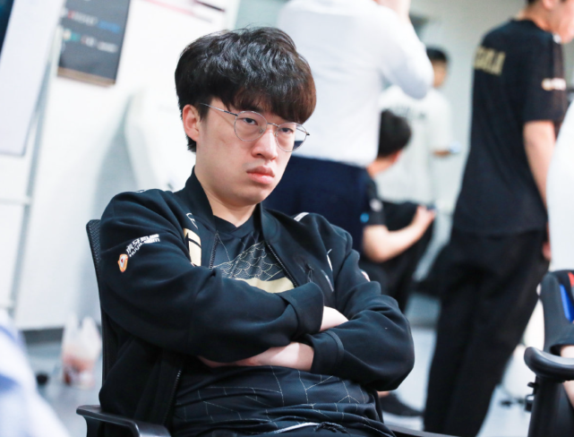 你可以永远相信李元浩连续两周登上最佳阵容小虎成为队伍超人