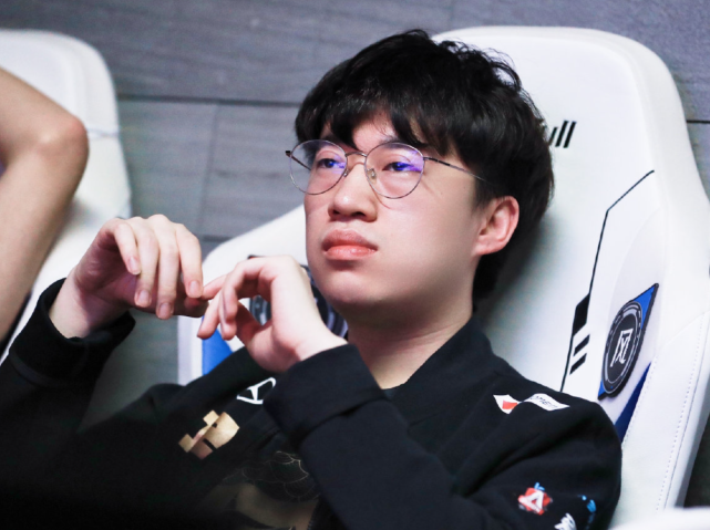 你可以永远相信李元浩连续两周登上最佳阵容小虎成为队伍超人