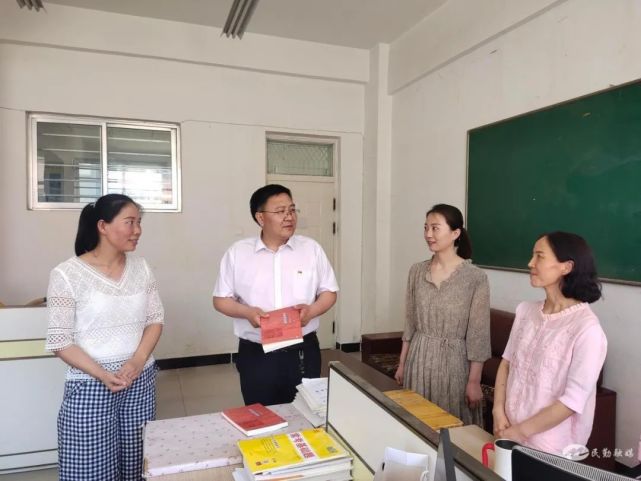 创新是唯一的出路,乔永宏积极引进成都七中,衡水二中和兰州一中等省内