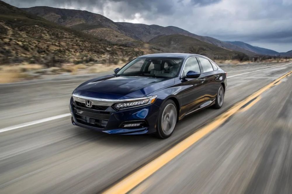 缺芯影响有多大？雅阁销量跌8成，新车推迟上市｜调查