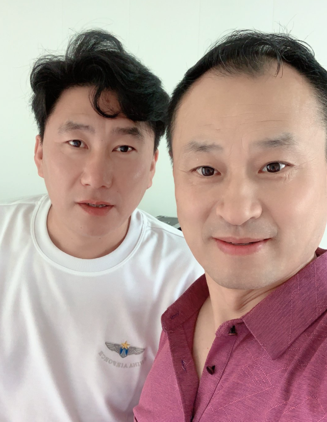 历时55天乡村爱情15杀青王老七晒与刘能赵四合照庆祝