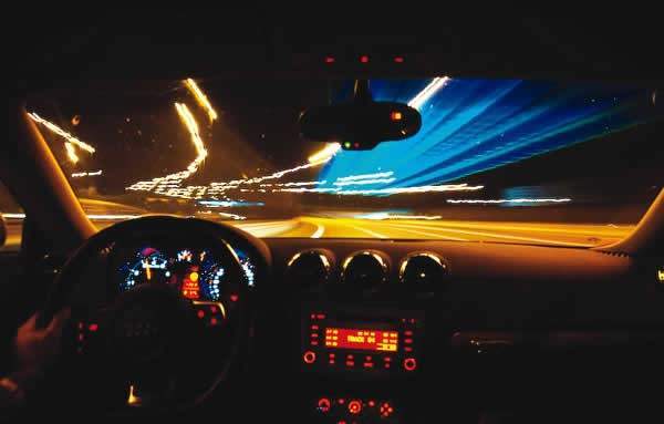 老司机总结开夜车的技巧，学会了这些，新手不再惧怕夜晚开车