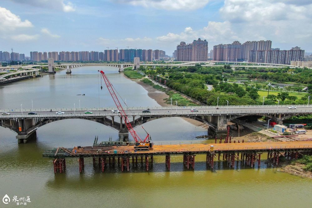 国道324线泉州大桥及接线拓宽改造工程自3月底开工以来,工程建设如火