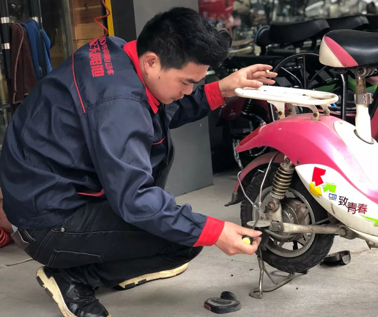 充电“先插电源”和“先插电池”，哪个更伤电动车？车主：马上改