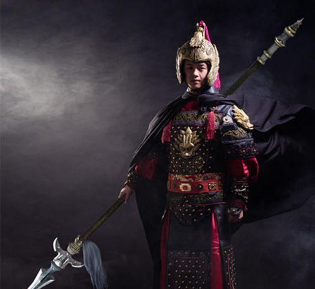 古代允许带兵器为何私藏铠甲就是死罪铠甲的凶险性远比刀剑高