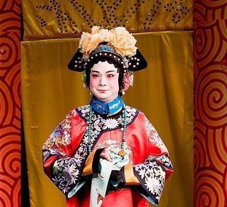 京剧演员胡文阁拿什么扛起梅派大旗是艺术水平还是男旦特殊身份