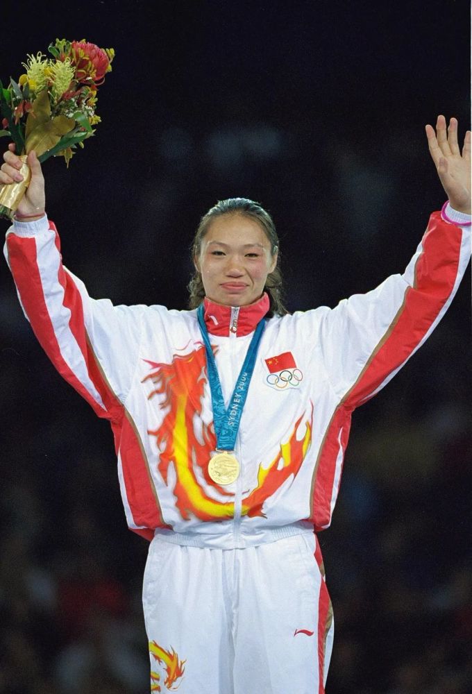 1992年巴塞罗那奥运会勇夺双向飞碟冠军的张山;"跳水皇后"高敏;1988年