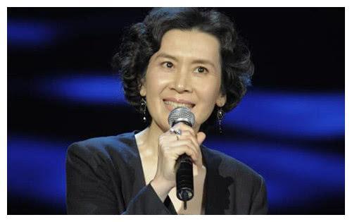 80年代的美女演員為拍戲和丈夫離婚如今61歲仍未結婚