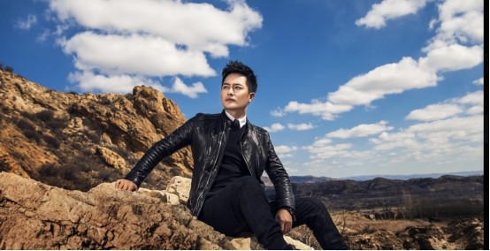 云飞:走红后和前妻分道扬镳,回头迎娶小娇妻的他,现在咋样