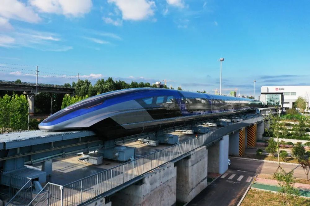 刚刚,世界首套设计时速达600公里的高速磁浮交通系统在青岛下线_腾讯
