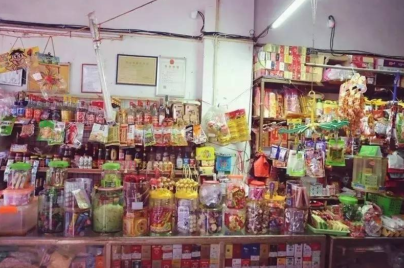 声音一:学校小卖部是回忆,是重要组成,不能少消息一出引发了网上热议