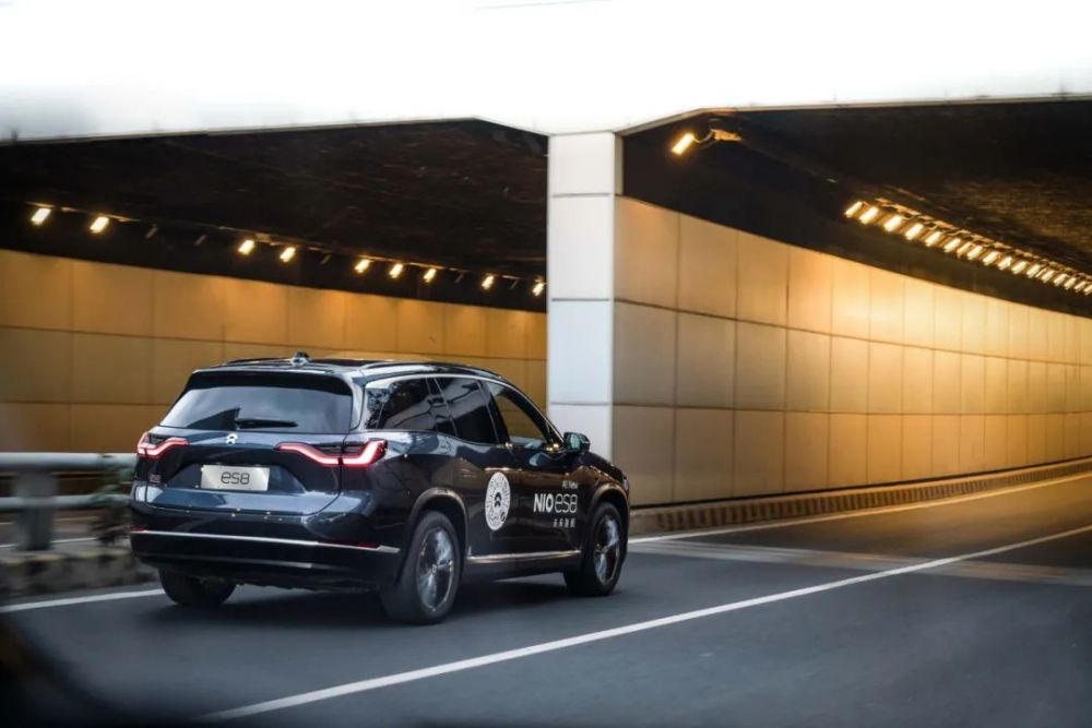 不只是国人的蔚来 试驾全新蔚来es8_腾讯新闻