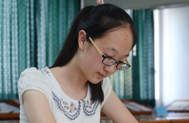 广西女学霸高考时"神游",交卷才想起是在高考,最后考上哪了?