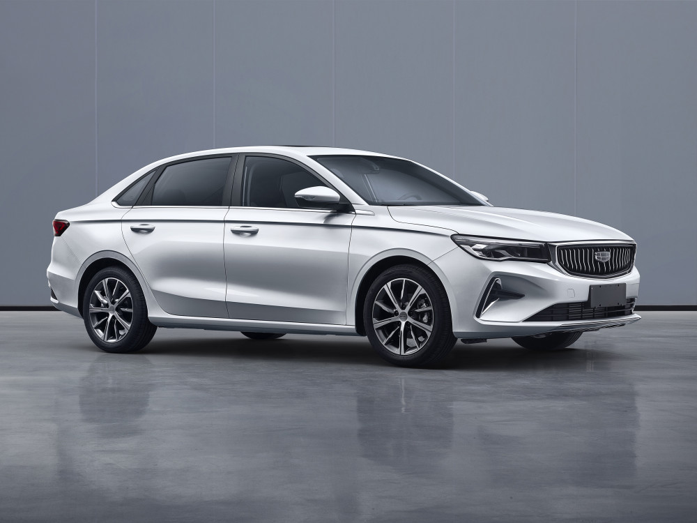 踏实稳重VS个性潮流，老将和新秀你选谁？