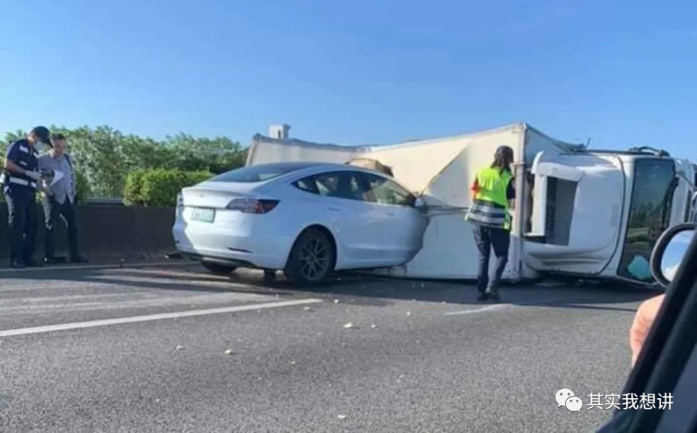 特斯拉，为什么老“刹”不住？